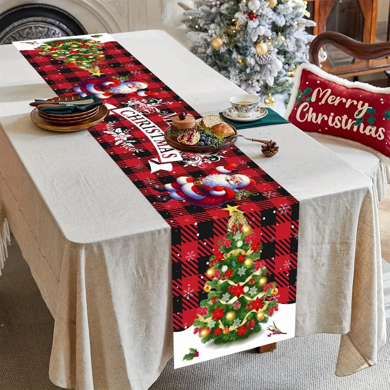 Camino de mesa navideño sobre mesa de comedor